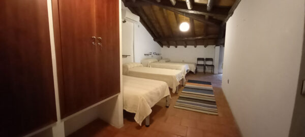Habitacion de 6 camas del Albergue Rural San Blas